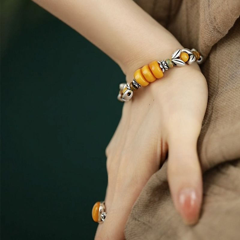 Ethnic Wear Fashion Designer - สร้อยข้อมือลูกปัดทรงกลมสีเหลืองลายใบข้าวสาลี ดีไซน์วินเทจแบบชนเผ่า งานแฮนด์เมด เหมาะสำหรับใส่ทุกวัน เป็นของขวัญสำหรับผู้หญิง