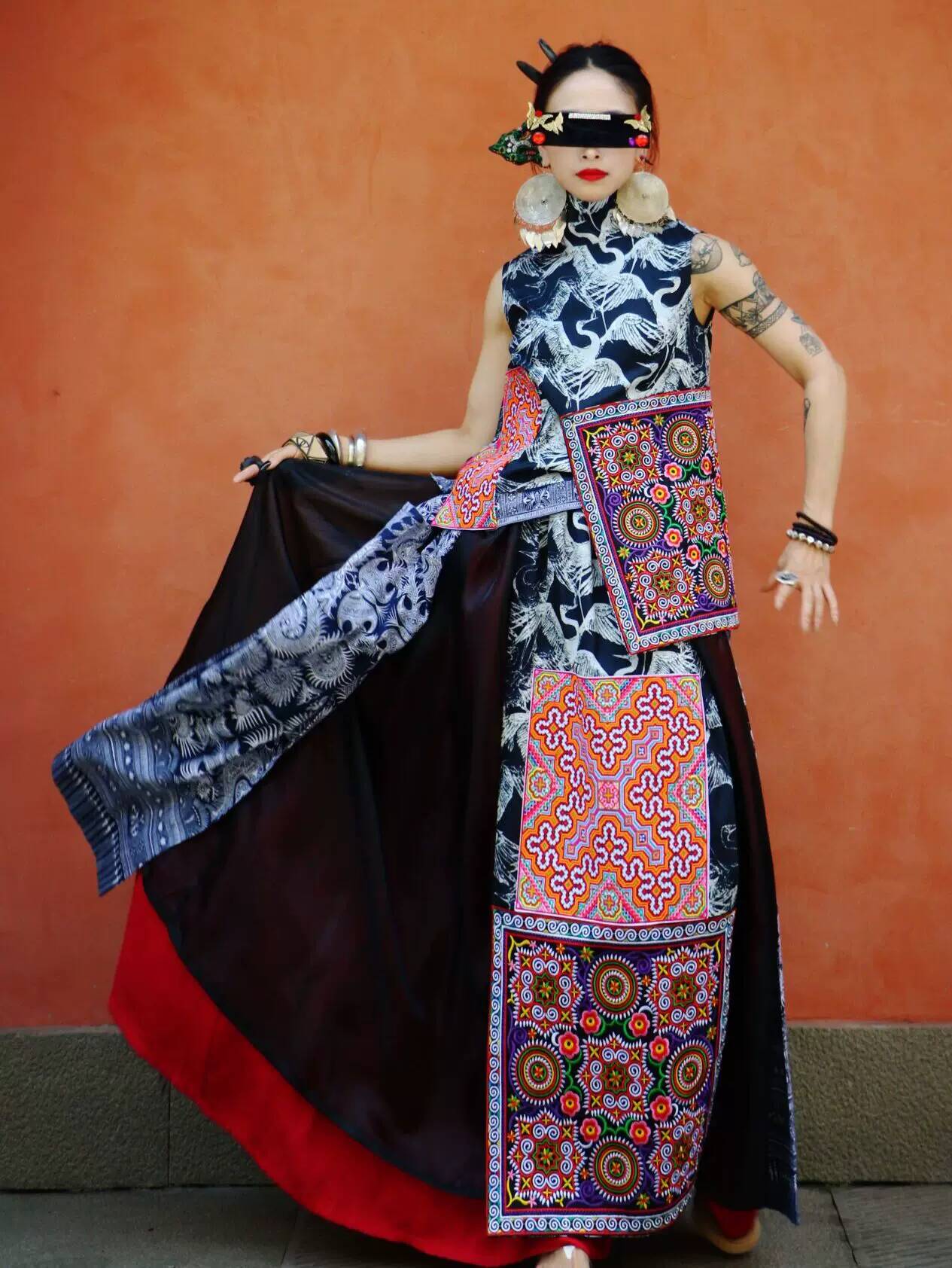 ชุดเสื้อกั๊กและกระโปรงสไตล์ชาต - Ethnic Style บทวิจารณ์และราคา