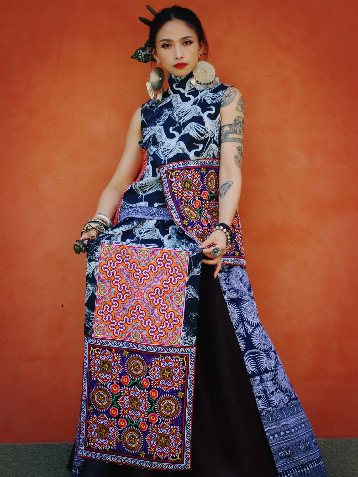 ชุดเสื้อกั๊กและกระโปรงสไตล์ชาต - Ethnic Style บทวิจารณ์และราคา