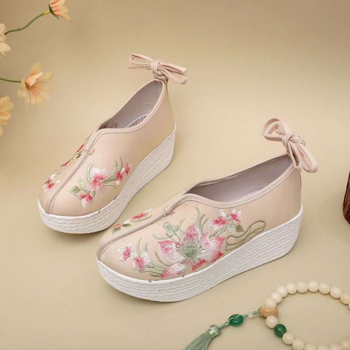 รองเท้าส้นเตารีดสไตล์ชาติพันธุ - Ethnic Style บทวิจารณ์และราคา